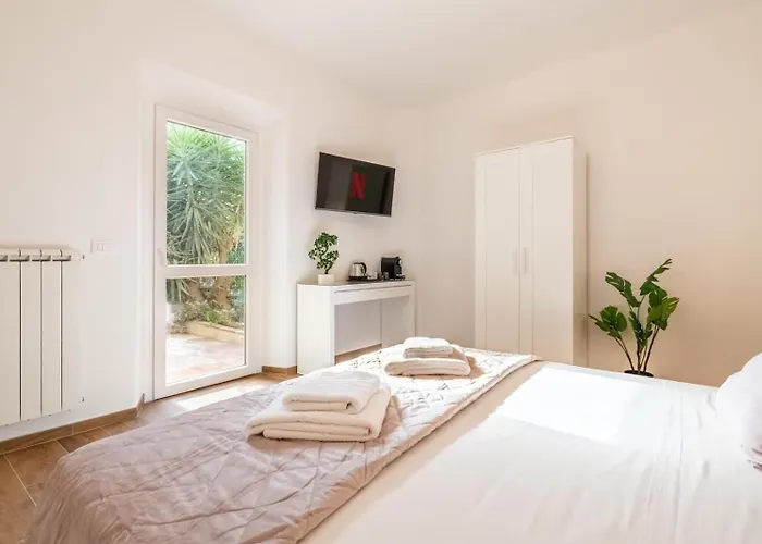 Toli's Guest 3*
