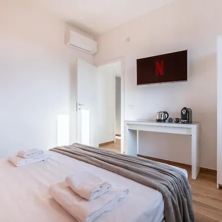 Toli's Guest Pensionat 3*